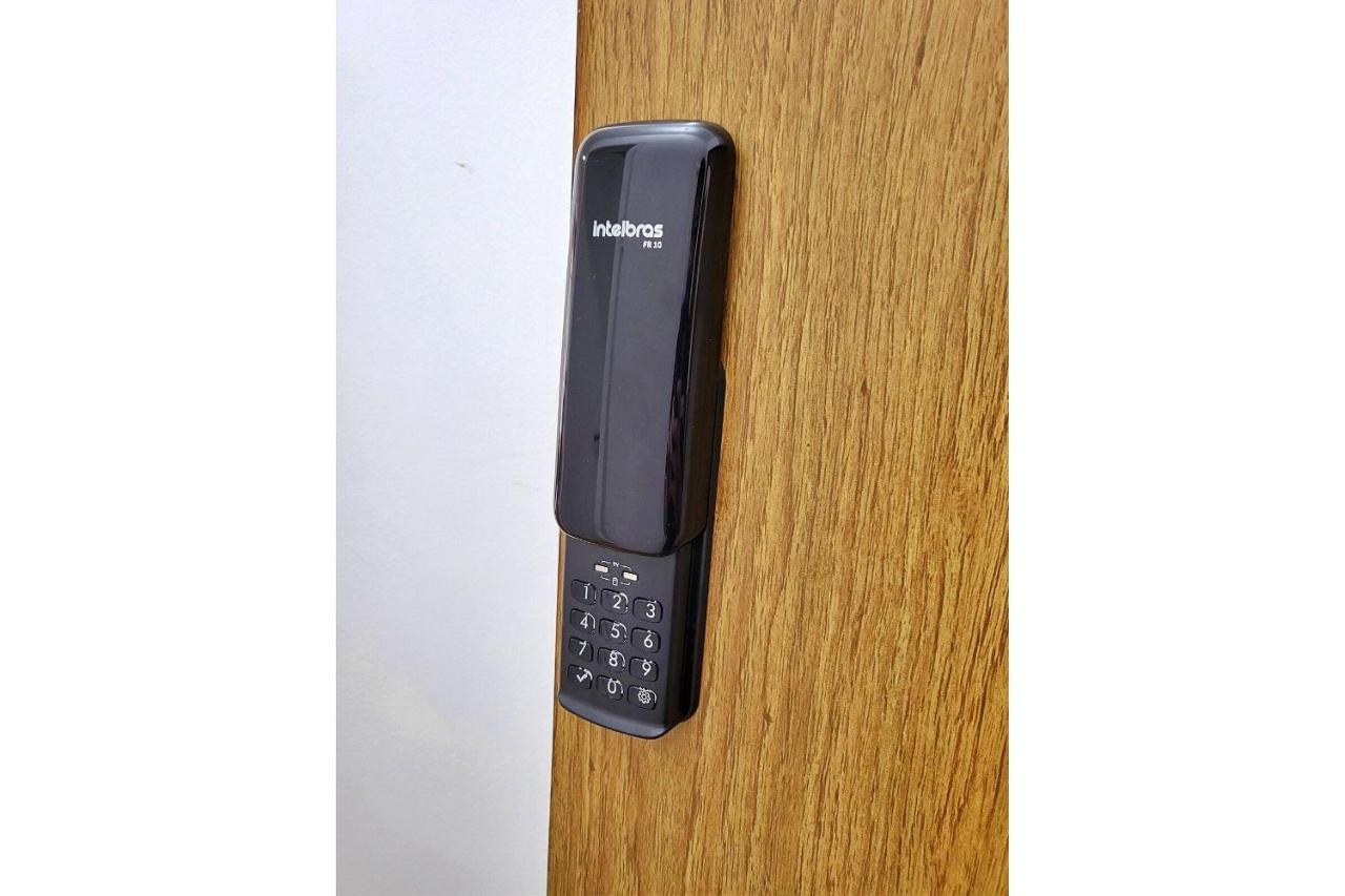 Ap 02 Dorms - Enseada - Com Sacada, Ar-Cond, Wi-Fi, 01 Vaga, Lado Praia กัวรูจา ภายนอก รูปภาพ
